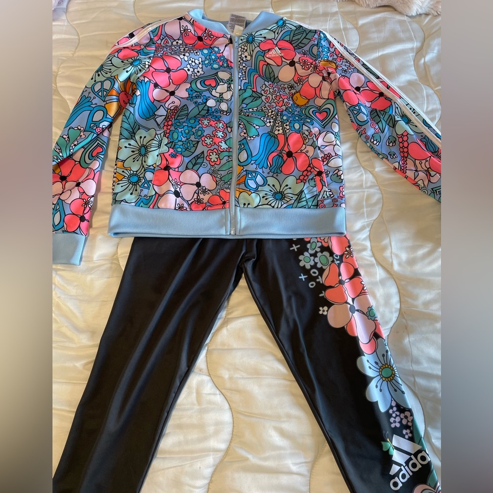 Girl’s Adidas set